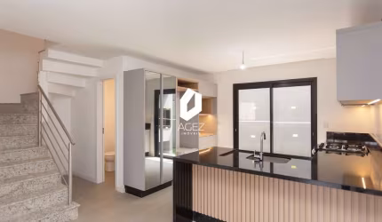 Sobrado novo no bairro Pilarzinho, 03 quartos um suíte - Cozinha mobiliada!