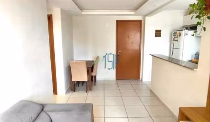 CONDOMÍNIO TOP LIFE - Apartamento Padrão/Condomínio Top Life na Av. Maria Lacerda. Apartamento com móveis projetados, reformado, térreo com 24, banheiro social, 47m, cozinha americana. 1 vaga de garag