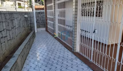 Casa Padrão / Venda de casa no Barro Vermelho em Natal-RN