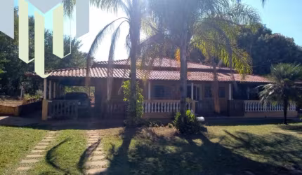 chácara á venda  Sítio de Recreio Estância Uberlândia com  5000 metros,pomar piscina,casa caseiro, área de lazer