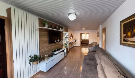 Casa espaçosa com 3 quartos + 5 salas comerciais – São José dos Pinhais