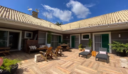 Casa térrea com jardim no Aristocrata
