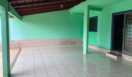 Ótimo sobrado á venda, construído para moradia própria.