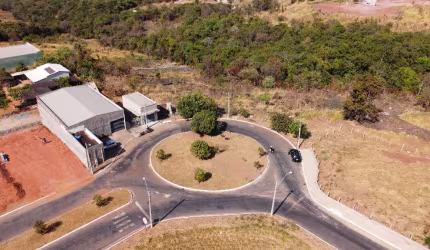 Lote de 1.000 m² à Venda no Jardim dos Ipês – Localização Privilegiada em Caldas Novas!