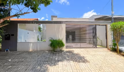 Casa à venda no Condomínio Jardim Metodista – Caldas Novas!