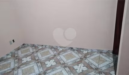 Casa Térrea com 3 dormitórios, sendo 1 suíte.