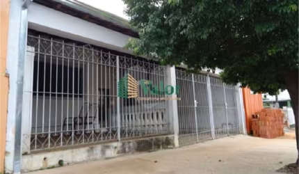 Casa térrea com ótima localização na Vila Prado