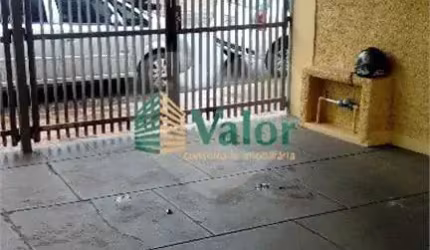 Casa com 3 dormitórios na Vila Prado