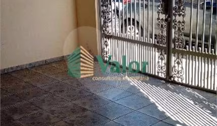 Vende-se casa no Jardim Mercedes - São Carlos
