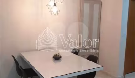 Sobrado com 2 dormitórios, sendo 1 suíte.