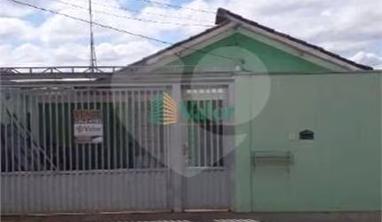 Casa térrea para venda no Parque Primavera.