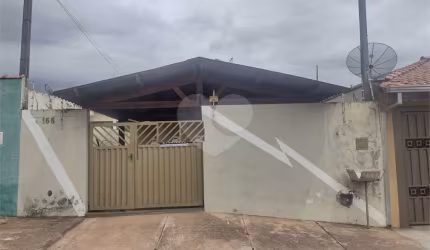 Casa térrea para venda.