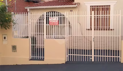 Casa térrea residencial e comercial no centro de São Carlos
