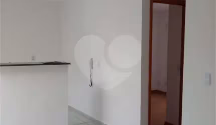 Apartamento no condomínio Monte D'oro.