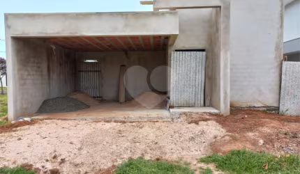Casa Térrea no Condomínio Village Damha III.