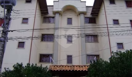 Apartamento no Condomínio Villa Bonelli.