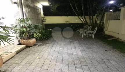 Maravilhosa casa ampla e térrea na região do Estância Suiça