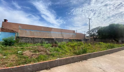 Terreno com 300,00 m² .