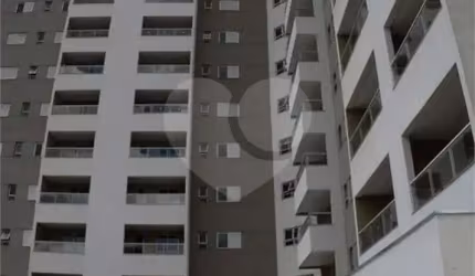 Apartamento no Condomínio Via Campus.