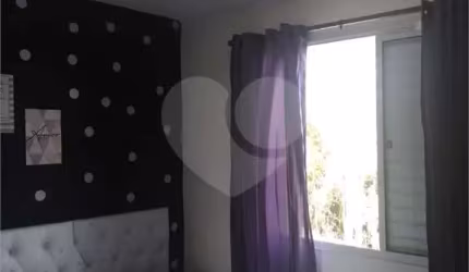 Apartamento no Condomínio Mont Stella .