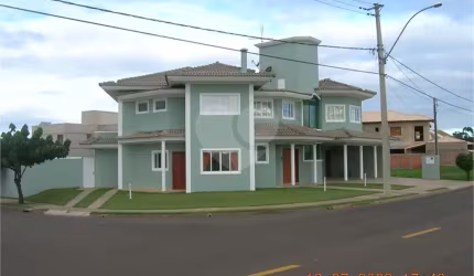 Casa no Condomínio Damha I
