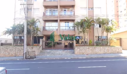 Apartamento com 3 dormitórios.