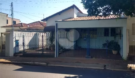 Casa térrea no Centro em Araraquara/SP, com 4 dormitórios
