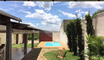 Casa com piscina