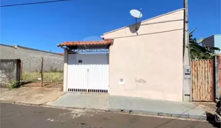 Casa e sala comercial na Vila Jacobucci
