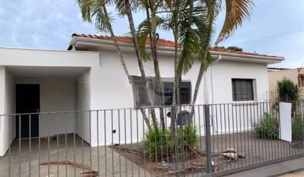 Casa térrea no Centro de Araraquara/SP, com 3 dormitórios, sendo 1 suíte