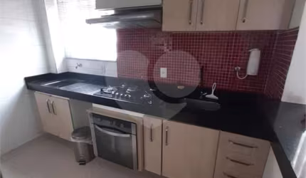 Apartamento com 2 dormitórios Mont Royal