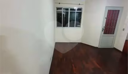 Apartamento no Condomínio Aruba.