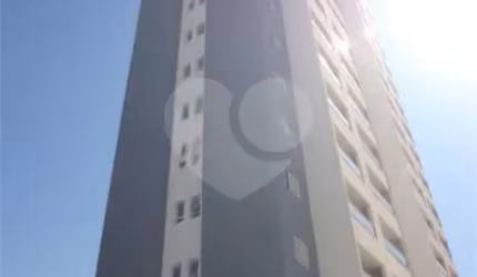 Apartamento no Condomínio Via Campus.