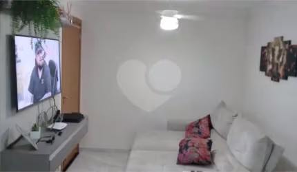 Apartamento no Condomínio Mont Stella.