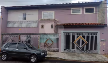 Sobrado com 3 suítes.