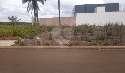 Lote no Jardim do Bosque, aceita financiamento ou aquisição de terreno e construção .