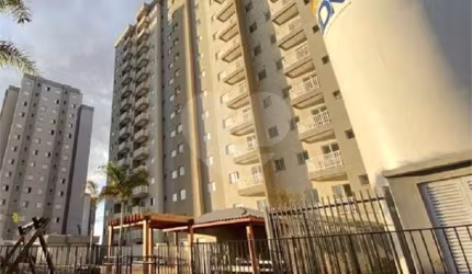 Apartamento no Condomínio Parque das Acácias.