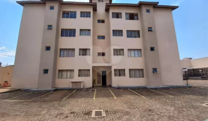Apartamento no Condomínio Jardim Europa.