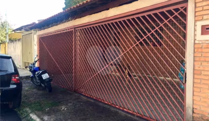 Casa térrea no Jardim Bandeirantes.