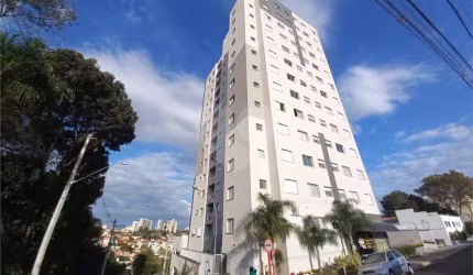 Apartamento no Condomínio Mirante Araucária.