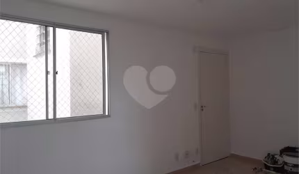 Apartamento no Condomínio Monte Azul