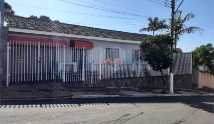 Linda Casa muito bem localizado na rua três na cidade de Rio Claro