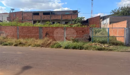Terreno para venda contendo 300,00 m² de área total.