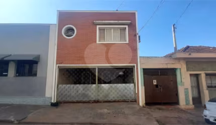 Sobrado no Jardim São Carlos.