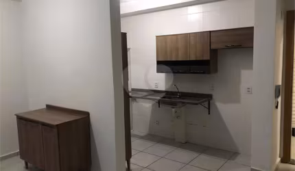 Apartamento no Condomínio Bosque dos Ipês.