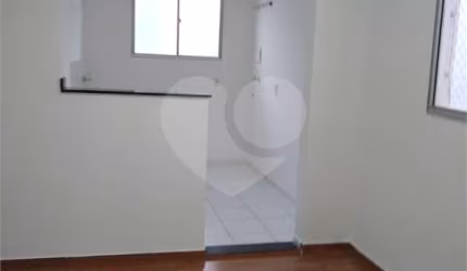Apartamento  no Condomínio Rainha Elizabeth localizado na cidade de Rio Claro/SP .