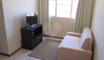 Lindo apartamento em ótima localização dois quartos sendo uma suíte com vista para o por do sol...