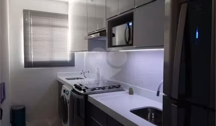 Apartamento no Condomínio Millenium Park.