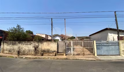 Terreno com 913,00 m² .