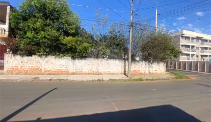 Terreno com 150,00 m² de área .